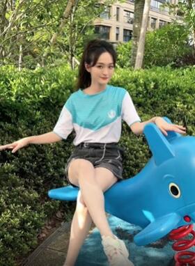演员何泓姗表演王者荣耀不同英雄出场方式