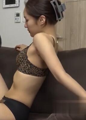 RU房大的邻家三姐妹