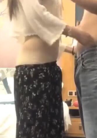 漂亮少妇 身材苗条